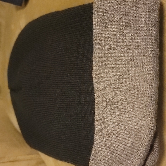 Two New Caps - Picture 7 of 7